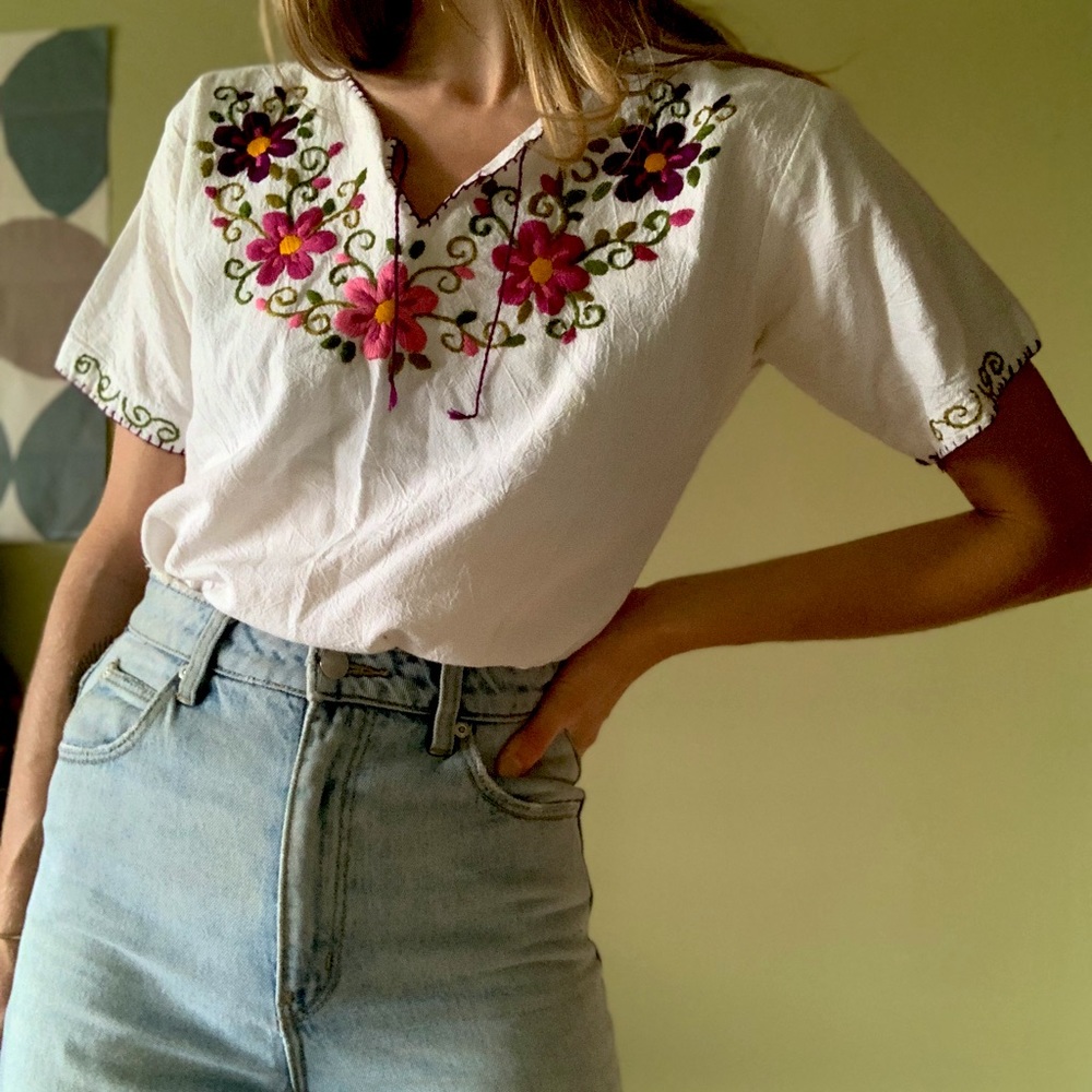 Vintage handmade 70s Guatemalan Mexican embroidered hippie gauze boho blouse S